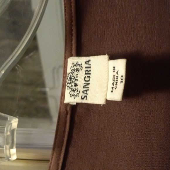 Sangria dress size 10 Brown with White embroidery on the V neck & bottom - Picture 3 of 7